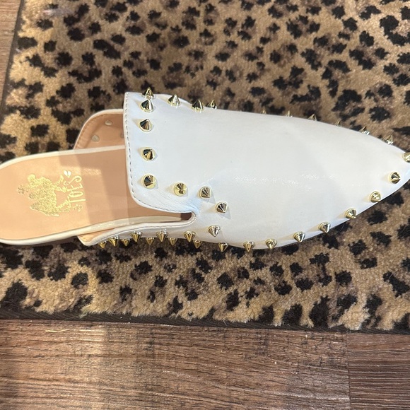 Chic White Mules with Gold Accents - Picture 1 of 1